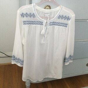 Liz Claiborne Boho Style Top White w Blue Embroidery  L
